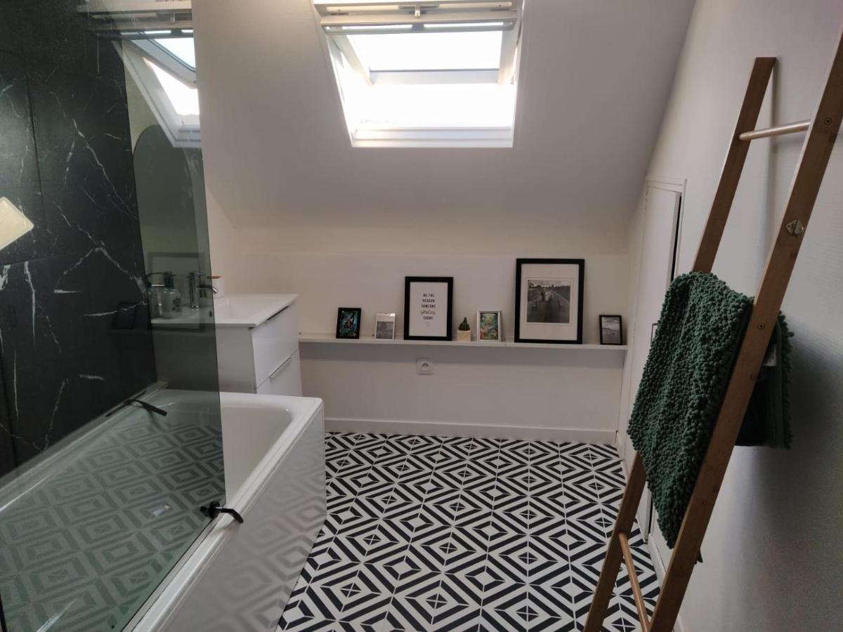 Le Nid Normand Avec Terrasse - Stationnement Facile Et Gratuit - 5 Min Seine Apartman Deville-les-Rouen Kültér fotó